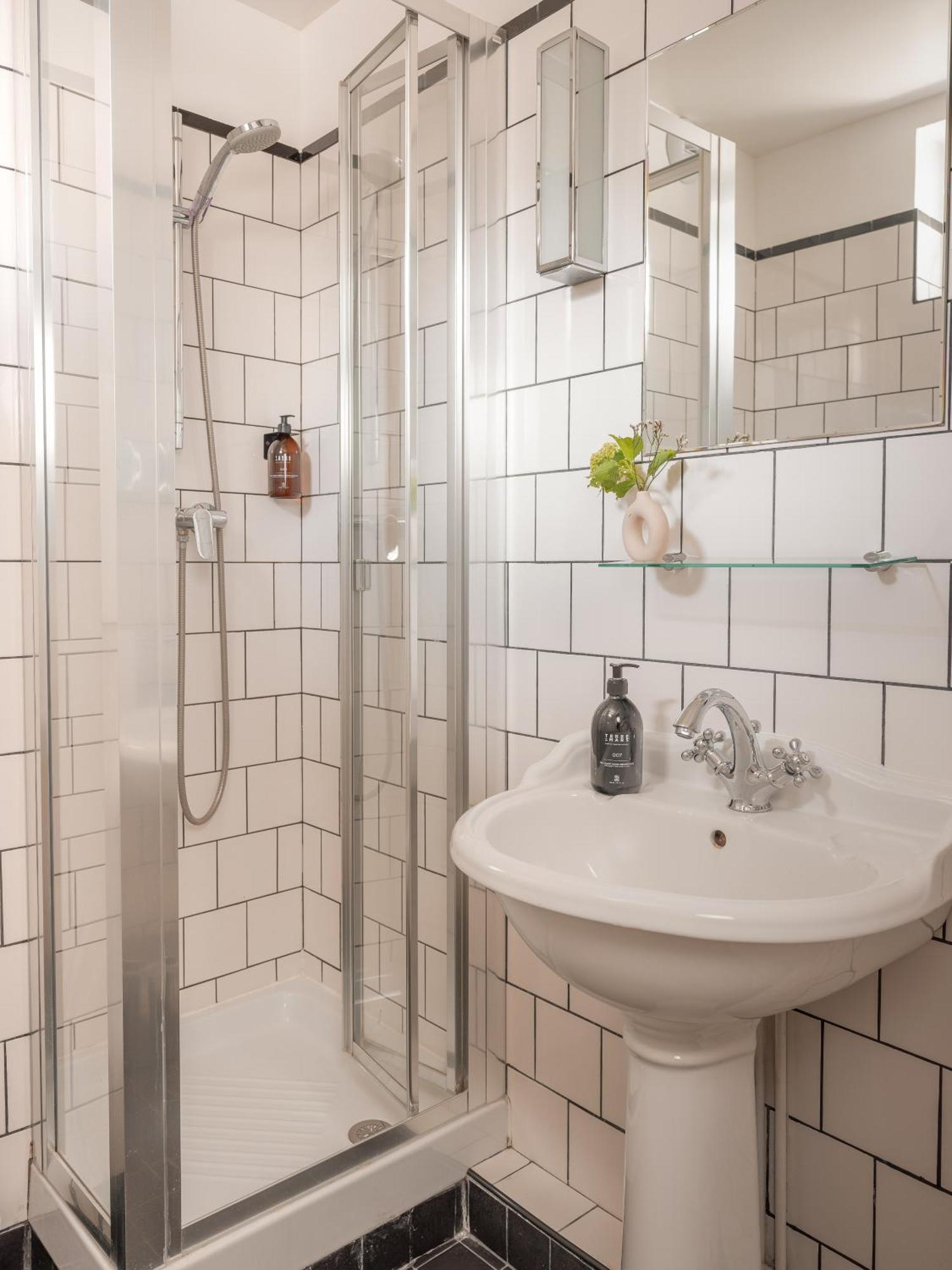 Hotel Basss Paris Bagian luar foto